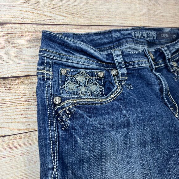 Grace In LA Capri Jeans Size 29 Embellished Cross Pockets Rhinestone Bling - Picture 13 of 15
